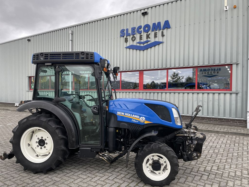 New Holland T4.80N - Traktor: das Bild 4 New Holland T4.80N - Traktor: das Bild 4