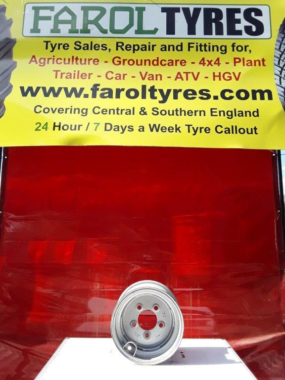 700X12 ET0 Silver trailer rim - Felge für Anhänger: das Bild 1 700X12 ET0 Silver trailer rim - Felge für Anhänger: das Bild 1