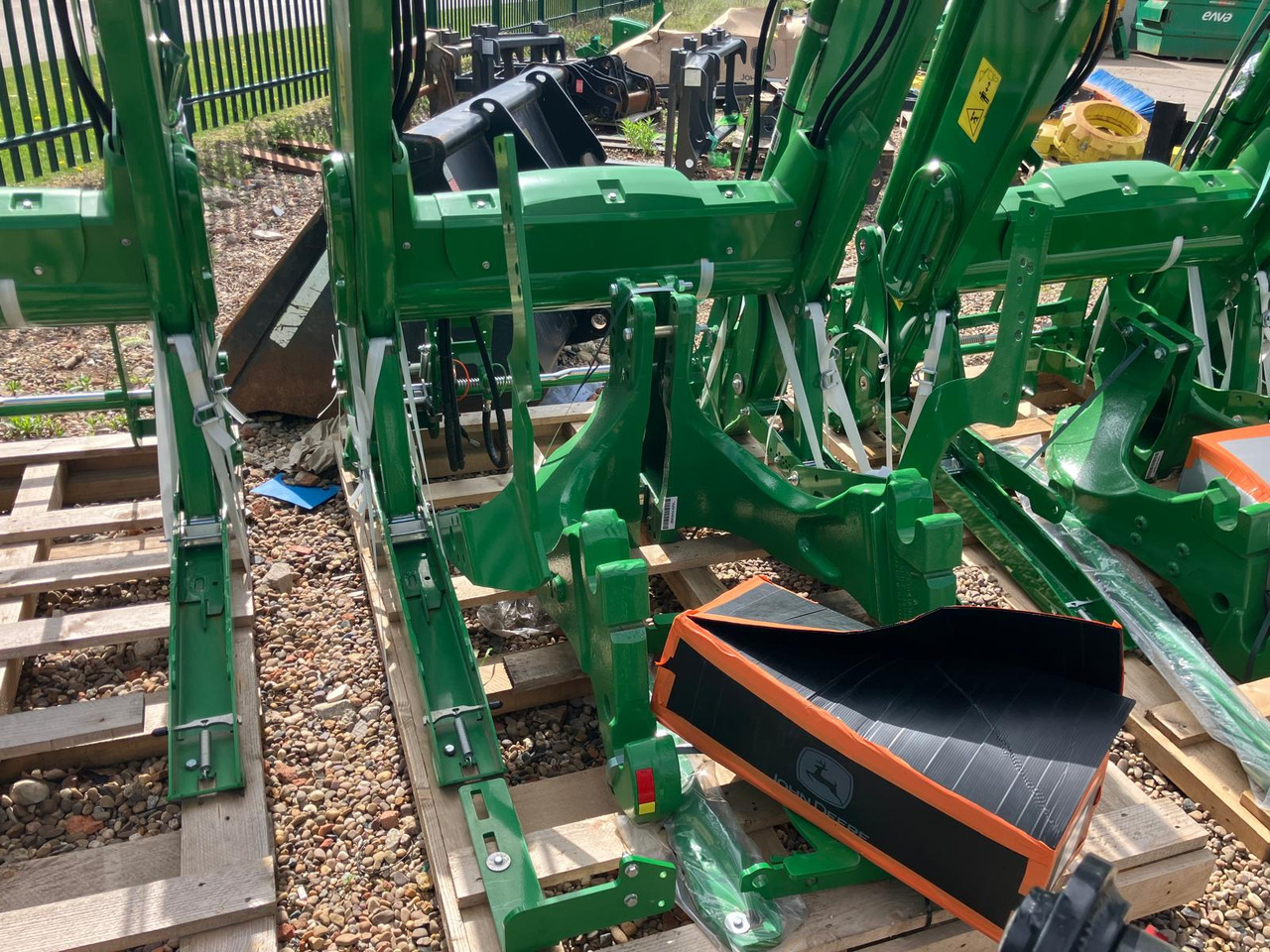 John Deere 643R Loader and Brackets - Anbauteil: das Bild 5 John Deere 643R Loader and Brackets - Anbauteil: das Bild 5
