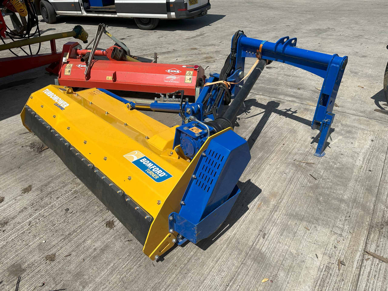 Bomford Turner Turbo mower offset 220 - Schlegelmäher/ Mulcher: das Bild 1 Bomford Turner Turbo mower offset 220 - Schlegelmäher/ Mulcher: das Bild 1