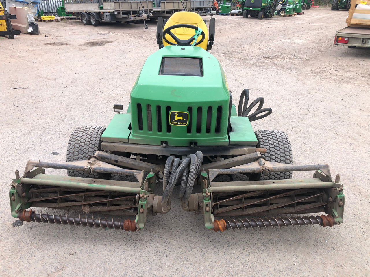 John Deere 2653A utility triple mower - Rasenmäher: das Bild 3 John Deere 2653A utility triple mower - Rasenmäher: das Bild 3