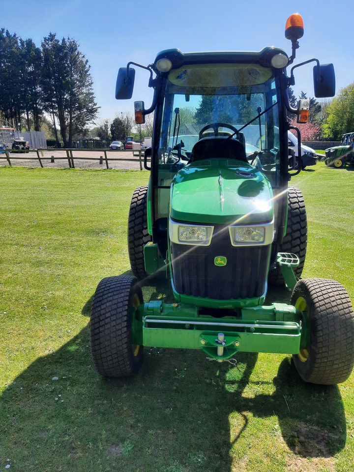 John Deere 4066R Compact Tractor - Kleintraktor: das Bild 4 John Deere 4066R Compact Tractor - Kleintraktor: das Bild 4