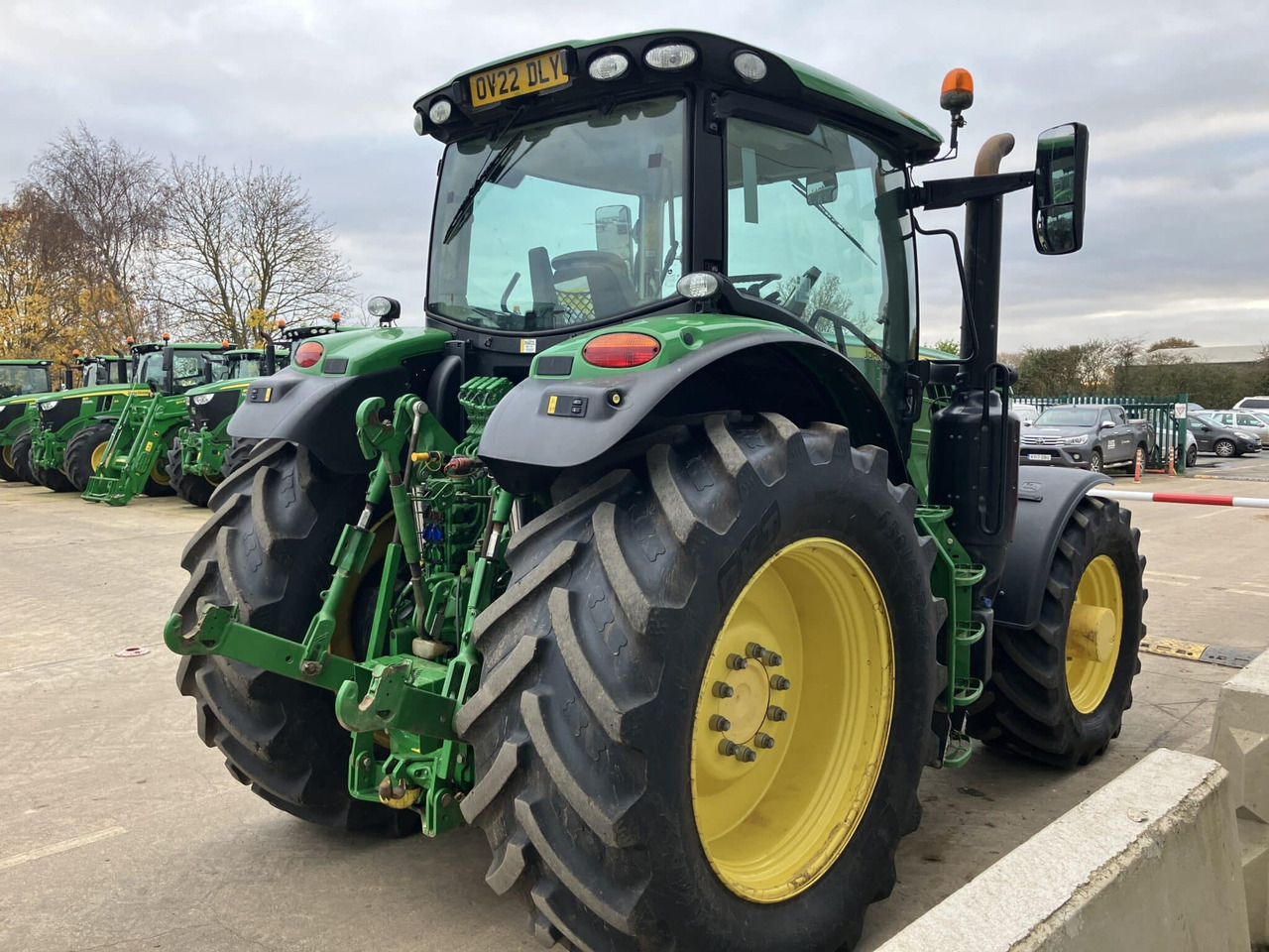 John Deere 6215R - Traktor: das Bild 5 John Deere 6215R - Traktor: das Bild 5