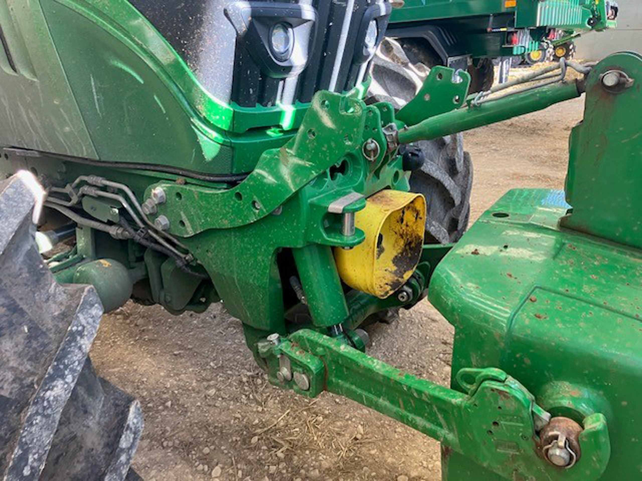 John Deere 6215R - Traktor: das Bild 4 John Deere 6215R - Traktor: das Bild 4