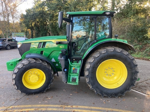John Deere 6R 185 - Traktor: das Bild 1 John Deere 6R 185 - Traktor: das Bild 1