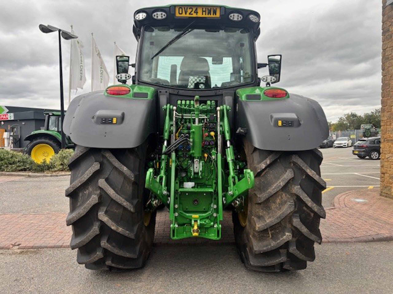 John Deere 6R 215 - Traktor: das Bild 4 John Deere 6R 215 - Traktor: das Bild 4