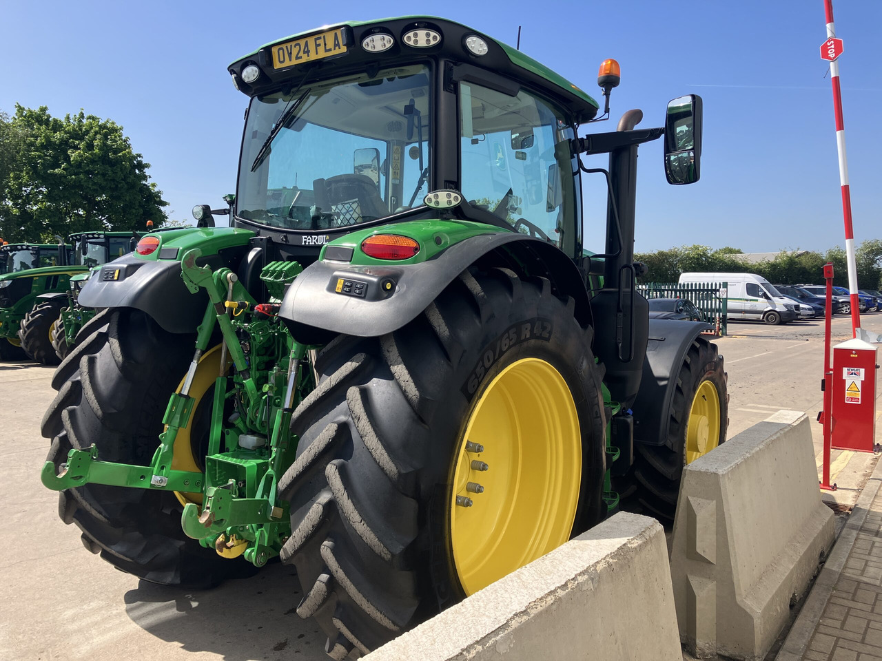 John Deere 6R155 - Traktor: das Bild 5 John Deere 6R155 - Traktor: das Bild 5