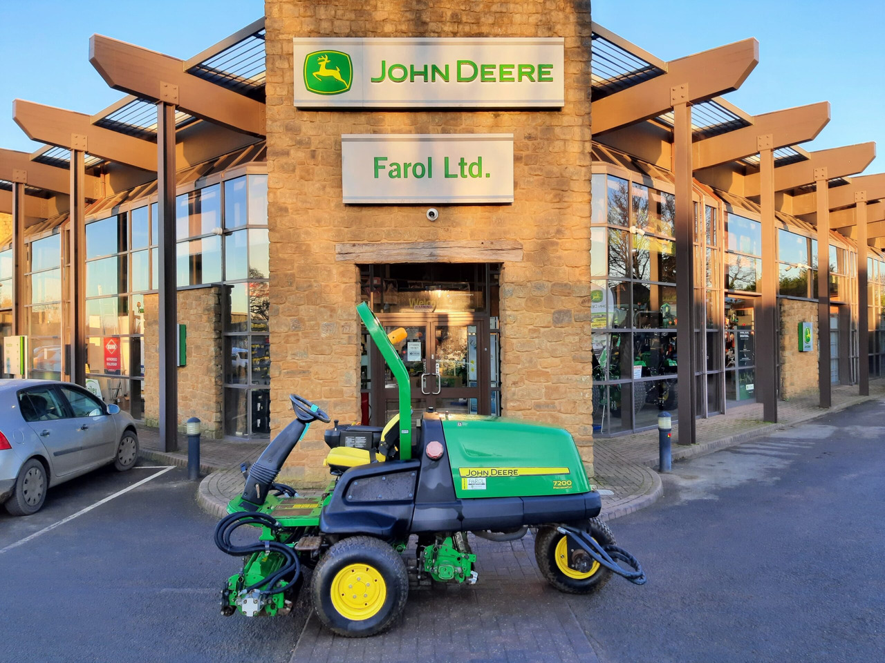 John Deere 7200 utility triple mower - Rasenmäher: das Bild 2 John Deere 7200 utility triple mower - Rasenmäher: das Bild 2