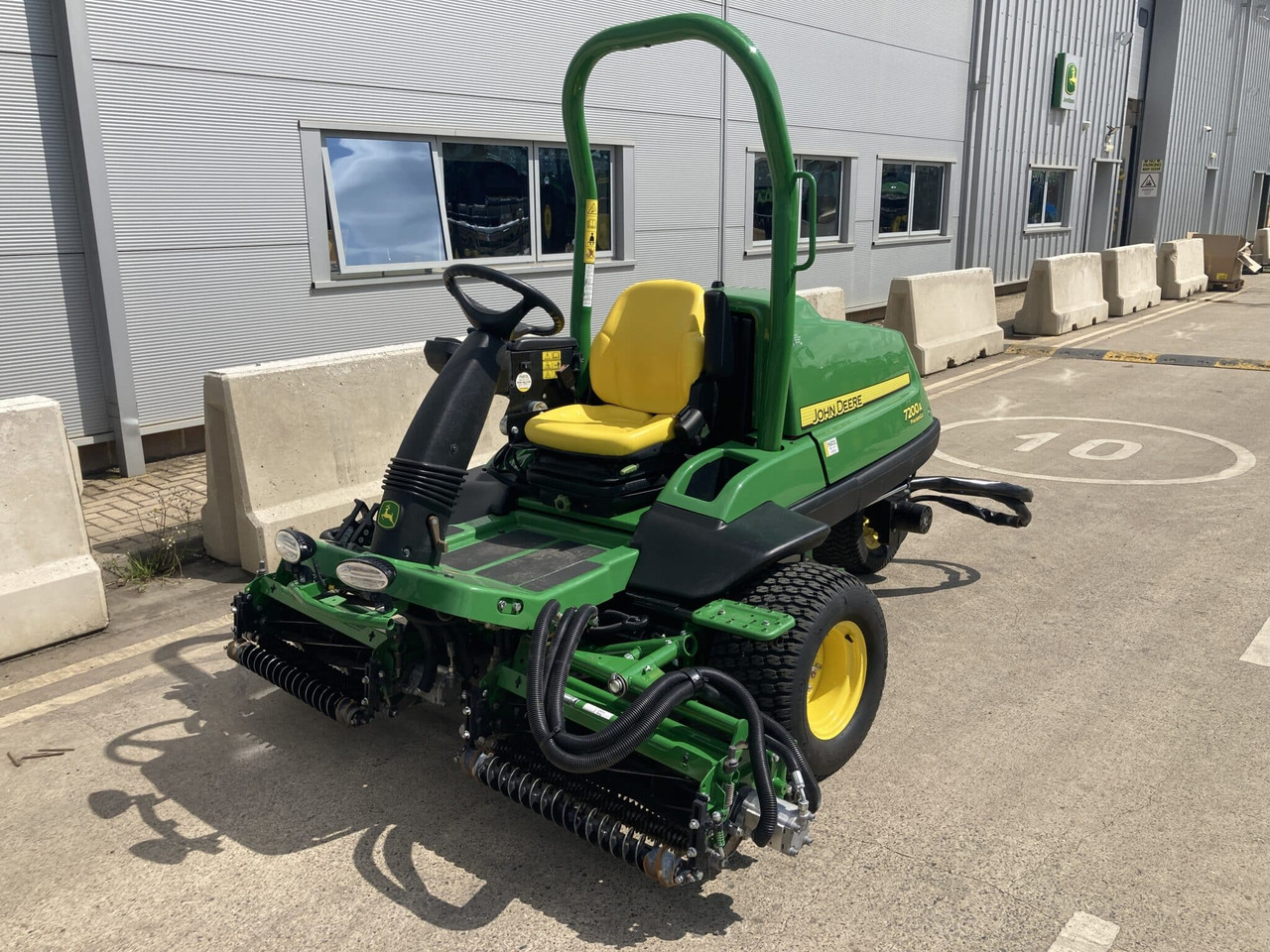 John Deere 7200A utility mower - Rasenmäher: das Bild 1 John Deere 7200A utility mower - Rasenmäher: das Bild 1
