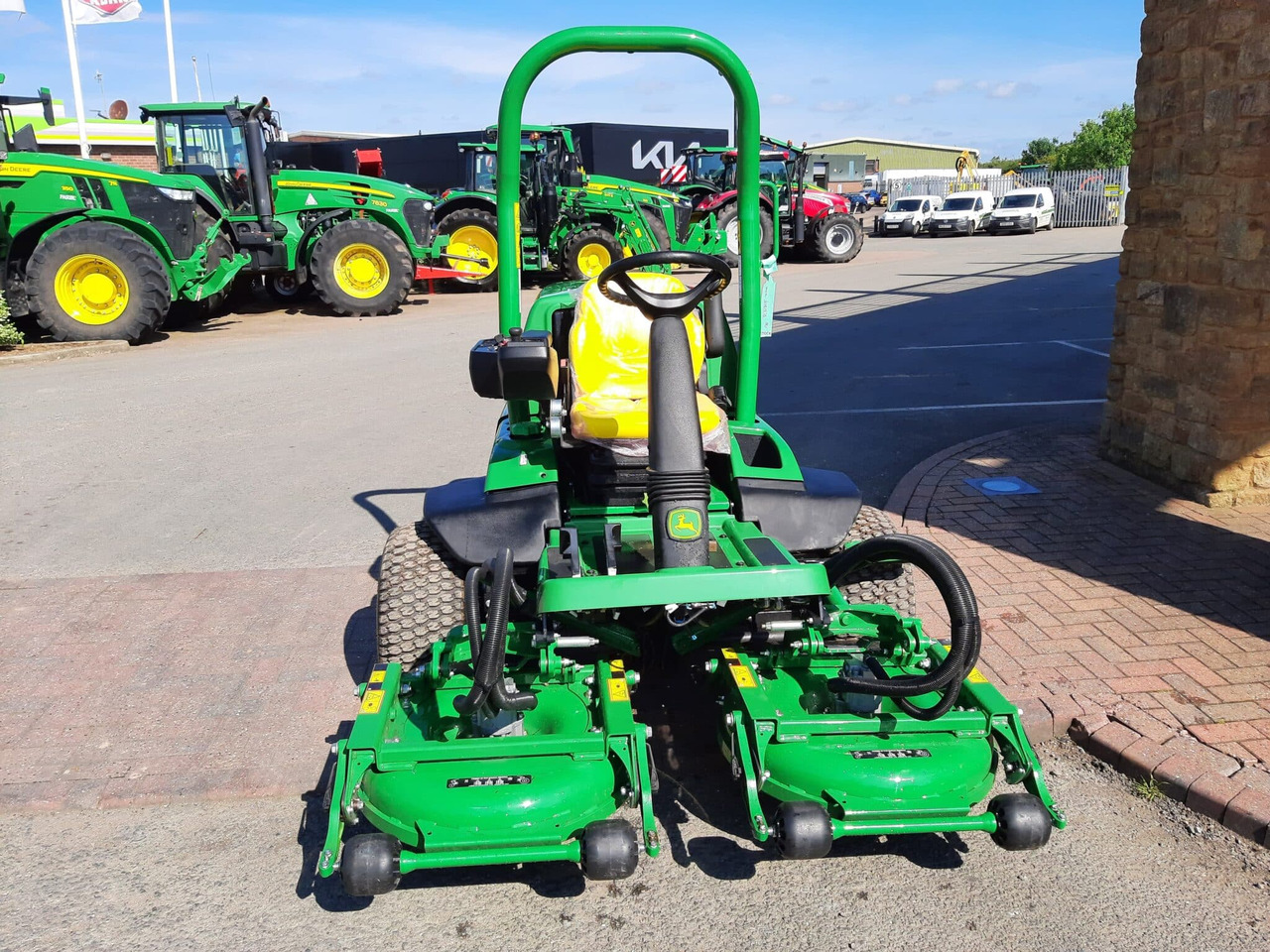 John Deere 7400A utility triple pod rotary mower - Rasenmäher: das Bild 5 John Deere 7400A utility triple pod rotary mower - Rasenmäher: das Bild 5