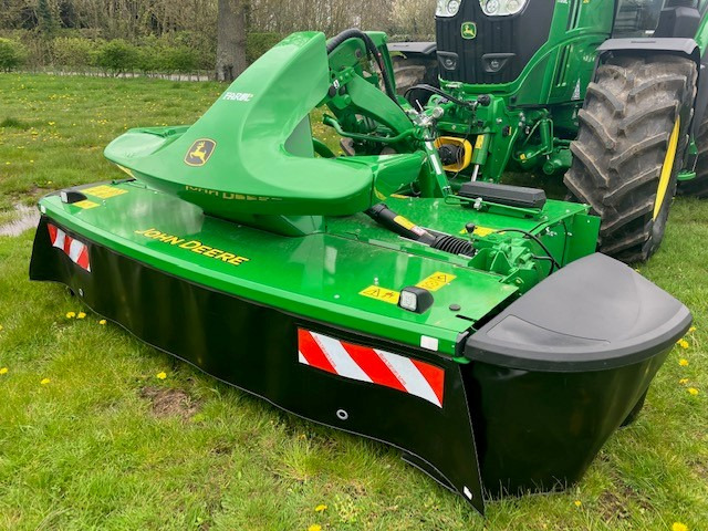 John Deere F310R - Mähwerk: das Bild 1 John Deere F310R - Mähwerk: das Bild 1