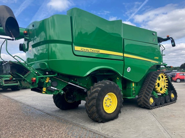 John Deere S790 - Mähdrescher: das Bild 4 John Deere S790 - Mähdrescher: das Bild 4