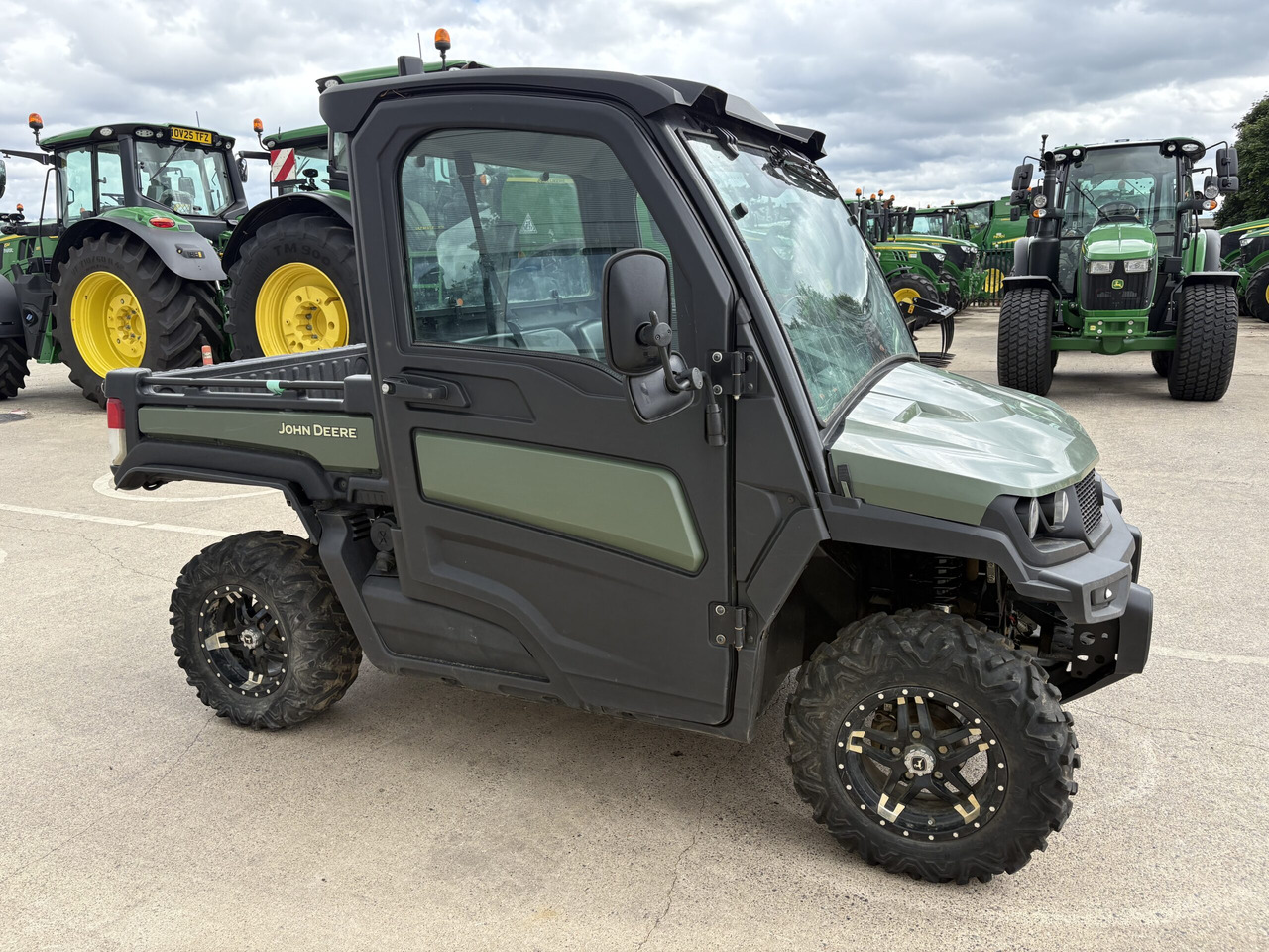 John Deere XUV865M Gator - Quad: das Bild 3 John Deere XUV865M Gator - Quad: das Bild 3