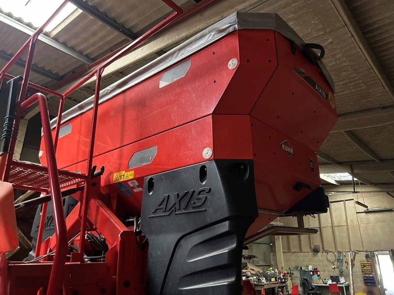 Kuhn Axis 40.2 H-EMC-W - Düngerstreuer: das Bild 3 Kuhn Axis 40.2 H-EMC-W - Düngerstreuer: das Bild 3