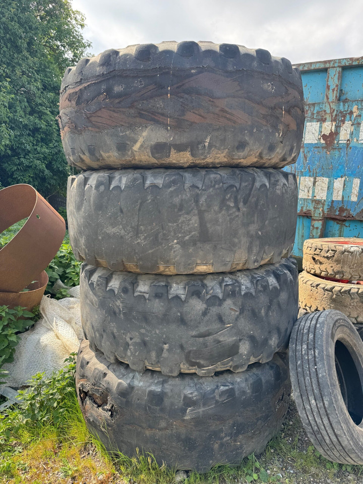 Solid Tyres On Rims - Felgen und Reifen: das Bild 2 Solid Tyres On Rims - Felgen und Reifen: das Bild 2