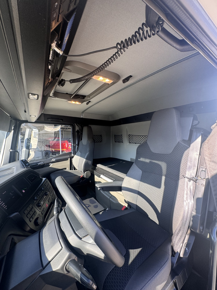 Sattelzugmaschine Man TGX 18.470 4x4 Hydrodrive KIPPHYDRAULIK: das Bild 12 Sattelzugmaschine Man TGX 18.470 4x4 Hydrodrive KIPPHYDRAULIK: das Bild 12