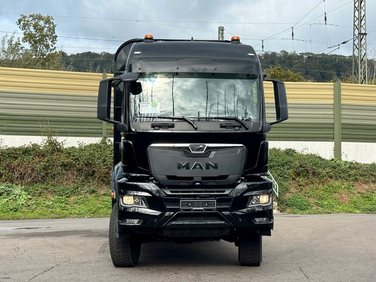 MAN TGS 33.520 6X6 Euro6e LogLift 165 Z - Holztransporter, Autokran: das Bild 2 MAN TGS 33.520 6X6 Euro6e LogLift 165 Z - Holztransporter, Autokran: das Bild 2