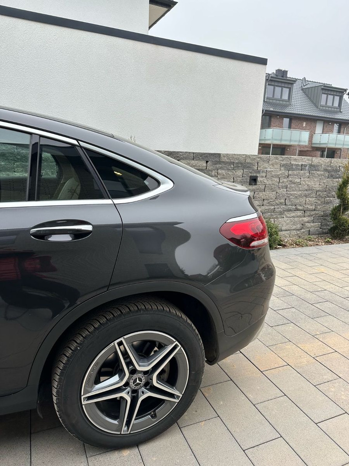 Mercedes-Benz GLC 300 GLC -Klasse Coupe GLC 300 e 4Matic - SUV/ Geländewagen: das Bild 4 Mercedes-Benz GLC 300 GLC -Klasse Coupe GLC 300 e 4Matic - SUV/ Geländewagen: das Bild 4