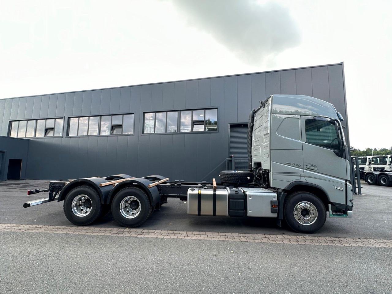 Volvo FH 540 6x4 - Fahrgestell LKW: das Bild 4 Volvo FH 540 6x4 - Fahrgestell LKW: das Bild 4