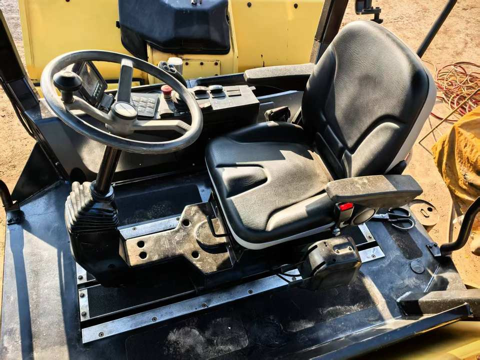 Hot Sale Used Dynapac CC6200 Road Roller Good Condition Double Steel Wheel Original Sweden Construction Machine Cheap Loader - Straßenwalze: das Bild 3 Hot Sale Used Dynapac CC6200 Road Roller Good Condition Double Steel Wheel Original Sweden Construction Machine Cheap Loader - Straßenwalze: das Bild 3