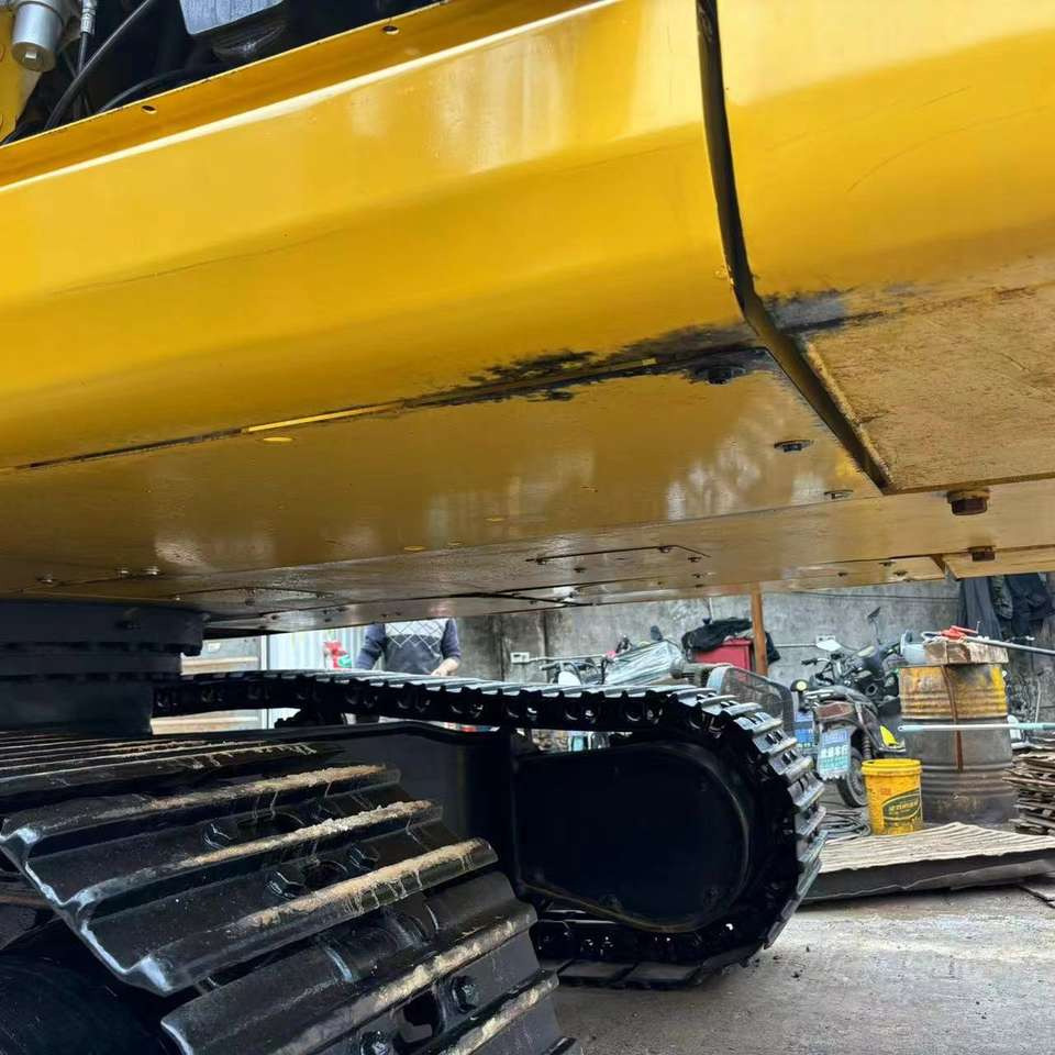 KOMATSU PC 300 - Kettenbagger: das Bild 3 KOMATSU PC 300 - Kettenbagger: das Bild 3