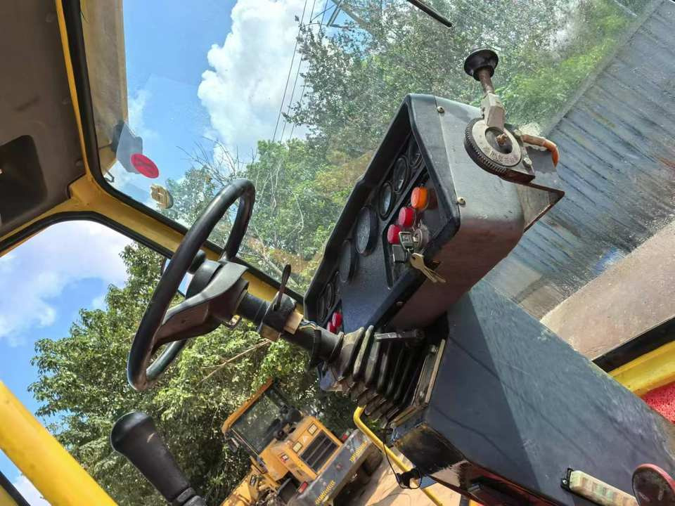 Used Original Road Roller DYNAPAC CA6500D Road Rollers High Quality Second Hand Construction Machinery - Walzenzug: das Bild 5 Used Original Road Roller DYNAPAC CA6500D Road Rollers High Quality Second Hand Construction Machinery - Walzenzug: das Bild 5