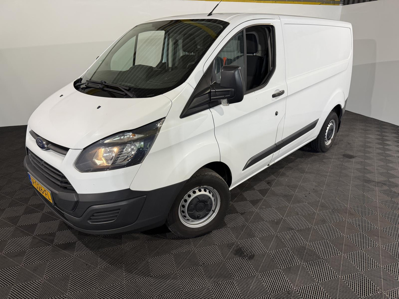 Ford Transit Custom 270 2.0 TDCI L1H1 2017 258.356 km V-026-FL - Kastenwagen: das Bild 1 Ford Transit Custom 270 2.0 TDCI L1H1 2017 258.356 km V-026-FL - Kastenwagen: das Bild 1
