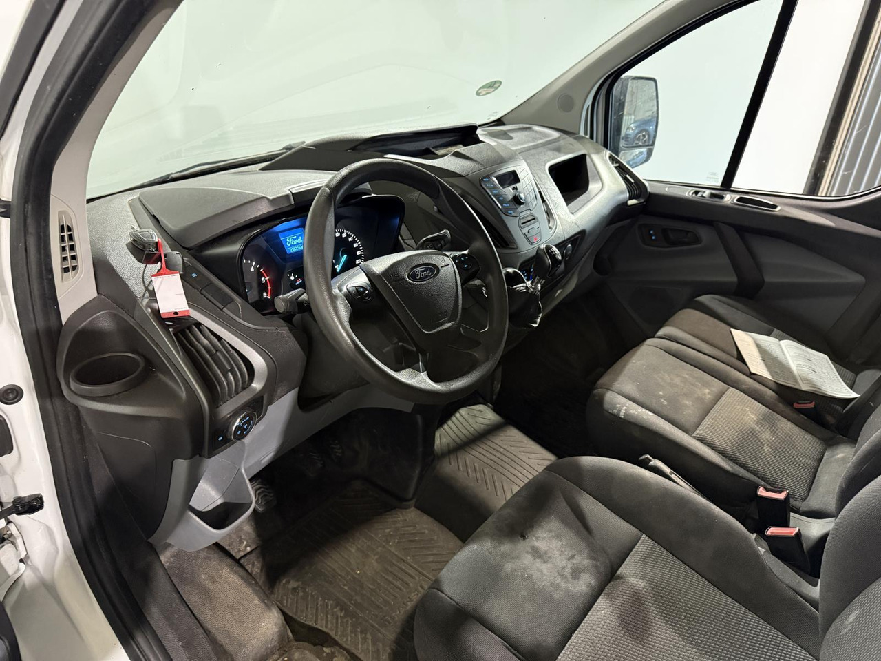 Ford Transit Custom 270 2.0 TDCI L1H1 2017 258.356 km V-026-FL - Kastenwagen: das Bild 3 Ford Transit Custom 270 2.0 TDCI L1H1 2017 258.356 km V-026-FL - Kastenwagen: das Bild 3