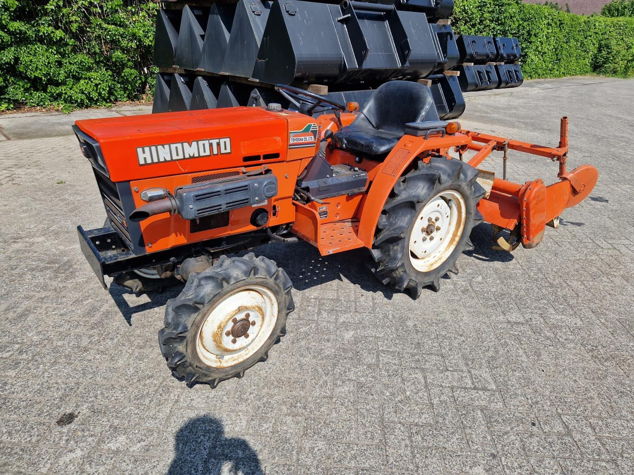 Hinomoto C174 Minitractor met Grondfrees - Traktor: das Bild 1 Hinomoto C174 Minitractor met Grondfrees - Traktor: das Bild 1