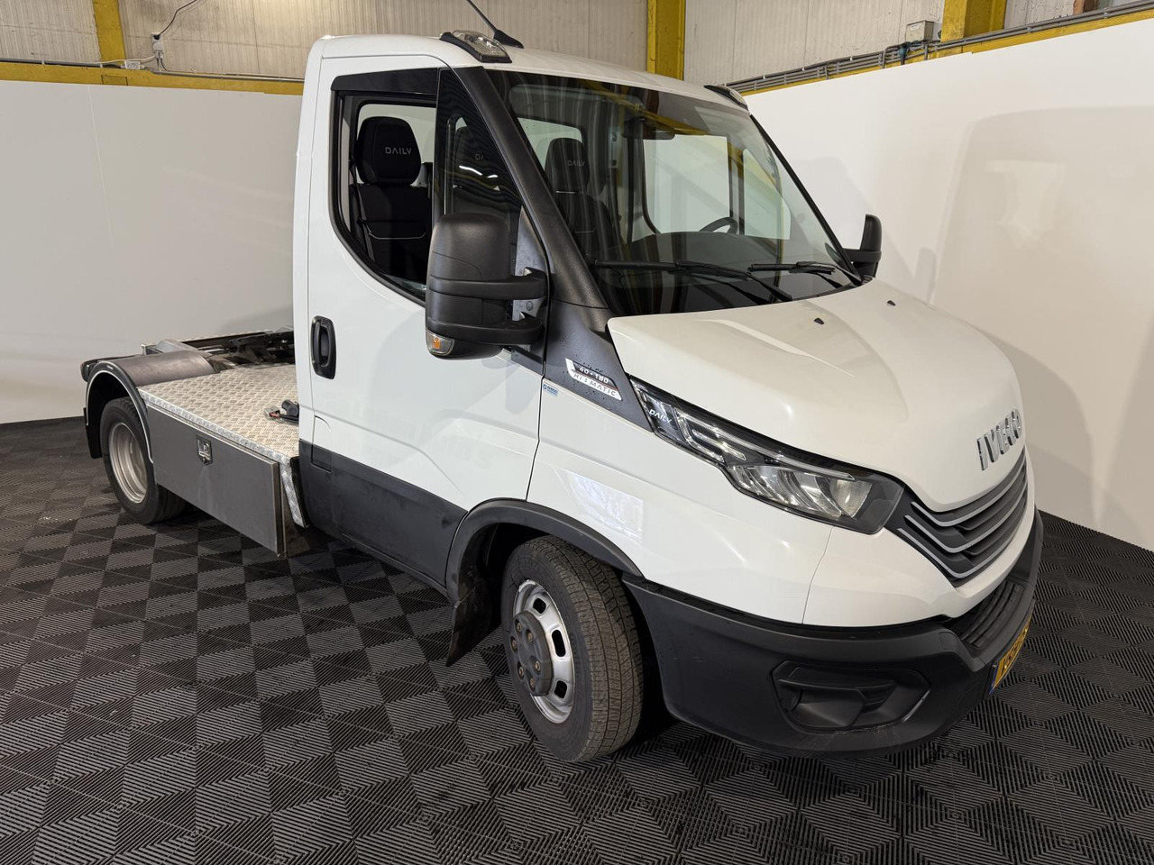Iveco 40C18 Daily VSH-15-F 201.901 km - Minisattelzug: das Bild 4 Iveco 40C18 Daily VSH-15-F 201.901 km - Minisattelzug: das Bild 4