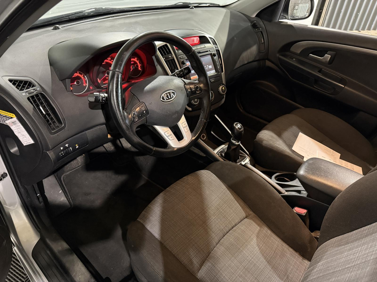 Kia cee'd 1.4 CVVT X-ecutive |2010 | 202.277 km | 07-LXR-5 - Schrägheck: das Bild 4 Kia cee'd 1.4 CVVT X-ecutive |2010 | 202.277 km | 07-LXR-5 - Schrägheck: das Bild 4