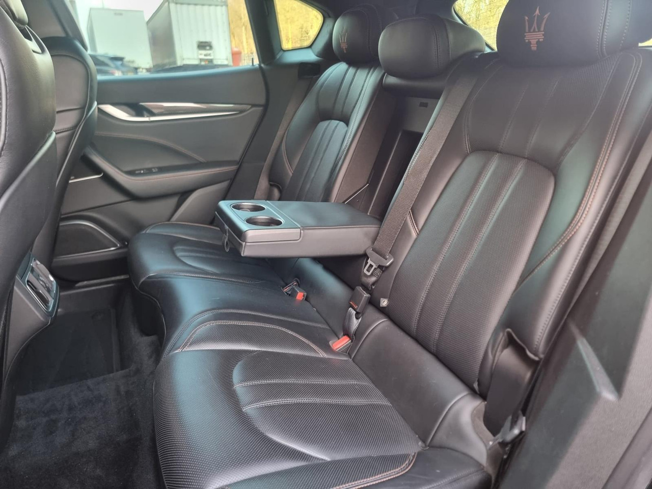 Maserati Levante Q4 3.0D V6 AWD 2017 193.519 km ZN-610-D - SUV/ Geländewagen: das Bild 3 Maserati Levante Q4 3.0D V6 AWD 2017 193.519 km ZN-610-D - SUV/ Geländewagen: das Bild 3