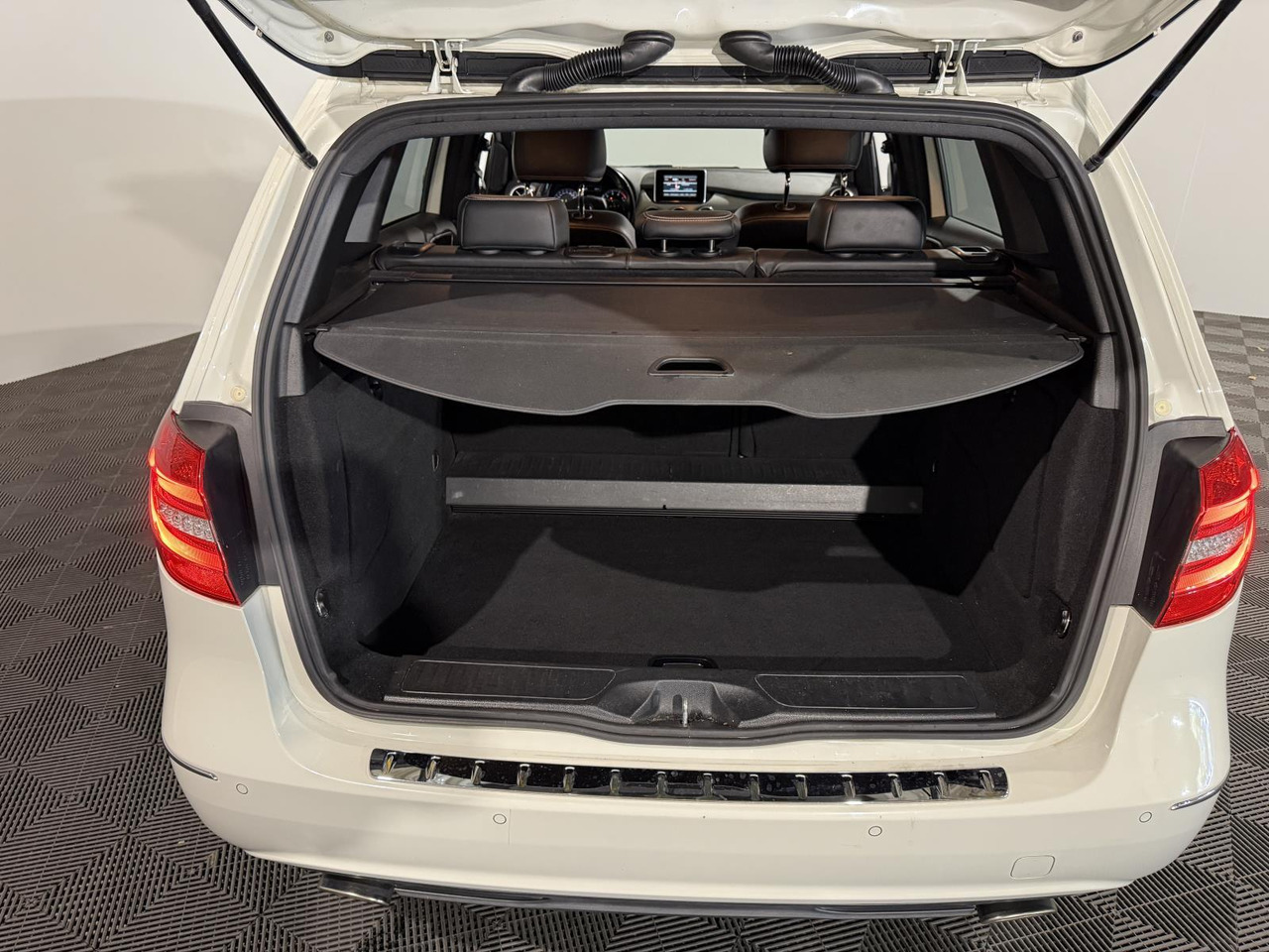 PKW Mercedes-Benz | B-klasse | 180 Ambition | 2012 | 131.978 km | G005BR | Geen oordeel: das Bild 11