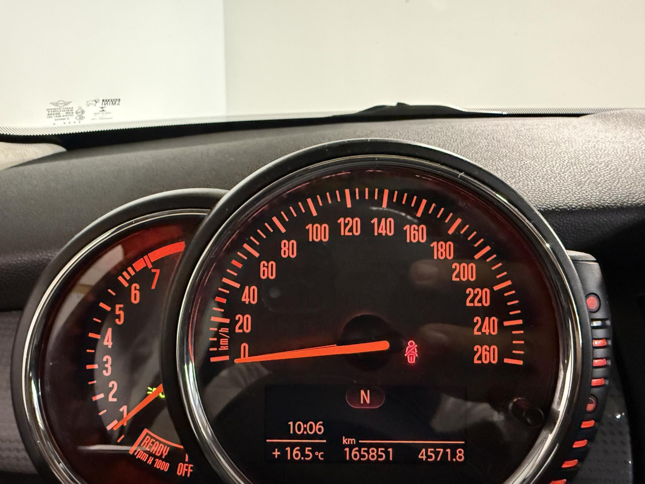 Mini | Mini | 1.5 Cooper | 2015 | 165.851 km | 8ZGR17 | Logisch - Schrägheck: das Bild 4 Mini | Mini | 1.5 Cooper | 2015 | 165.851 km | 8ZGR17 | Logisch - Schrägheck: das Bild 4