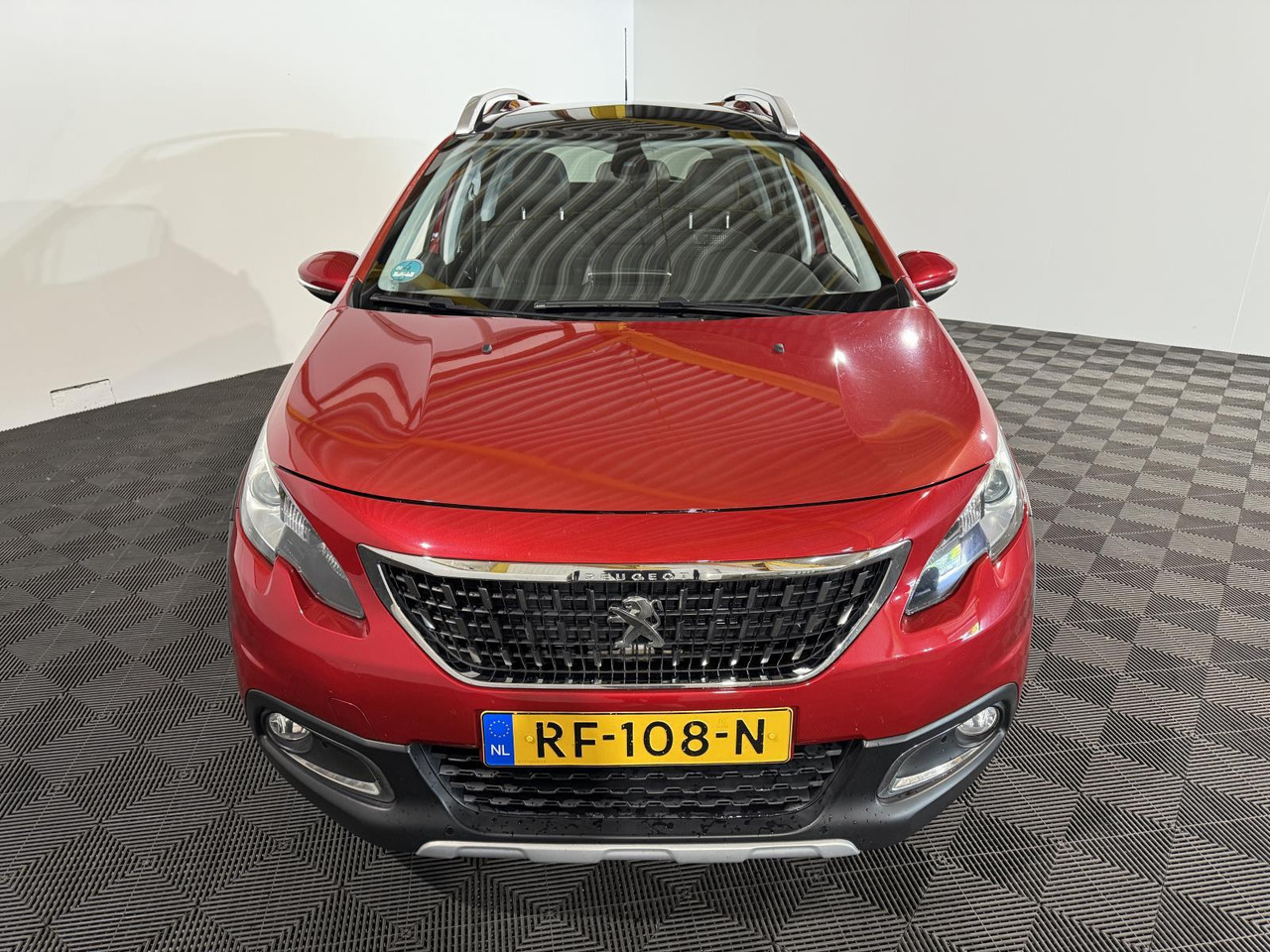 PKW Peugeot 2008 1.2 PureTech Blue Lease Executive RF-108-N 141.645 km: das Bild 16