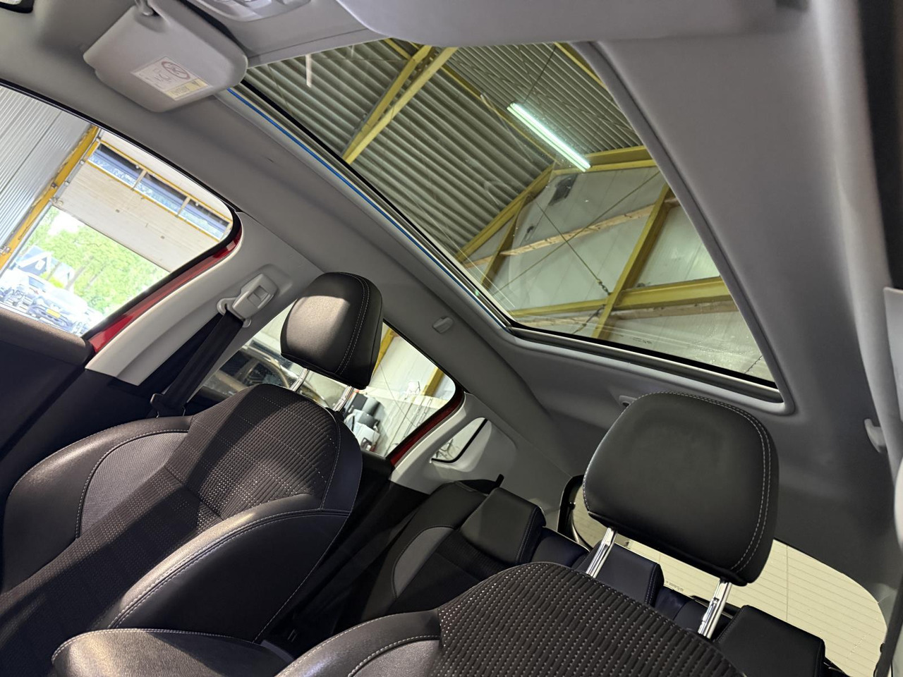 PKW Peugeot 2008 1.2 PureTech Blue Lease Executive RF-108-N 141.645 km: das Bild 10
