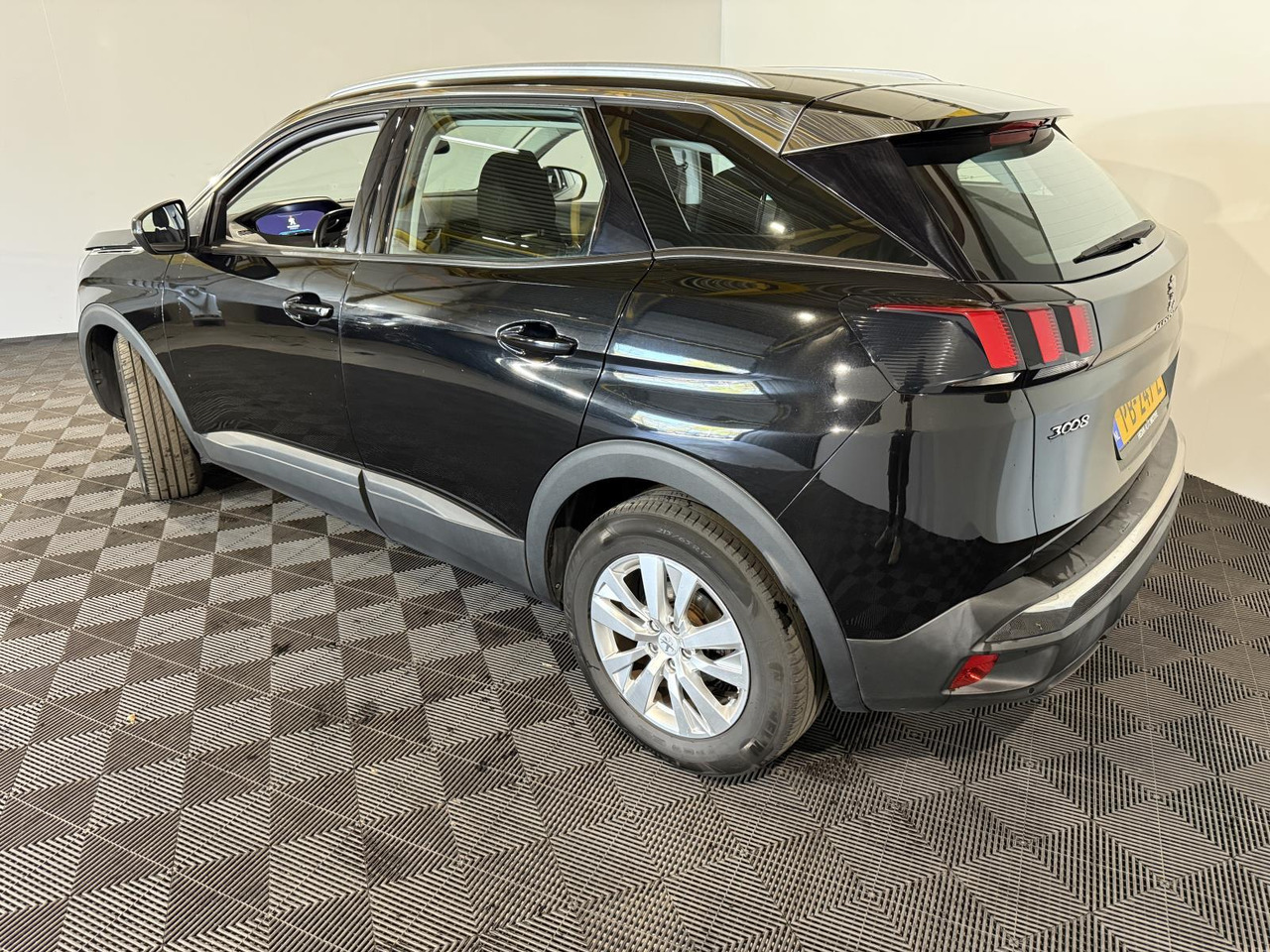 Peugeot 3008 1.2 PureTech Active PB-247-Z 149.445 km - PKW: das Bild 3 Peugeot 3008 1.2 PureTech Active PB-247-Z 149.445 km - PKW: das Bild 3