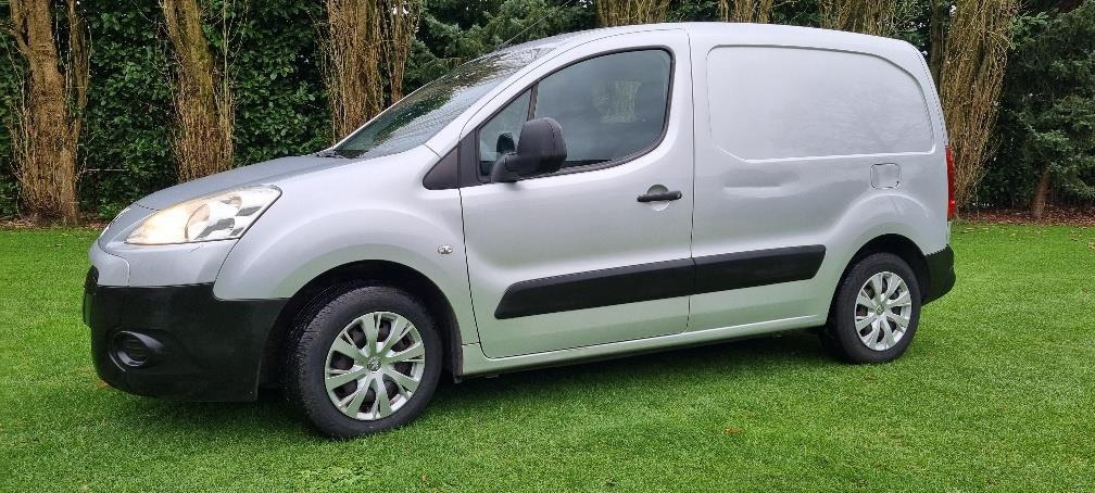 Peugeot Partner 120 1.6 HDI L1 XT Profit + | 2011 | 117.486 km | 7-VLP-25 - Kleintransporter: das Bild 1 Peugeot Partner 120 1.6 HDI L1 XT Profit + | 2011 | 117.486 km | 7-VLP-25 - Kleintransporter: das Bild 1