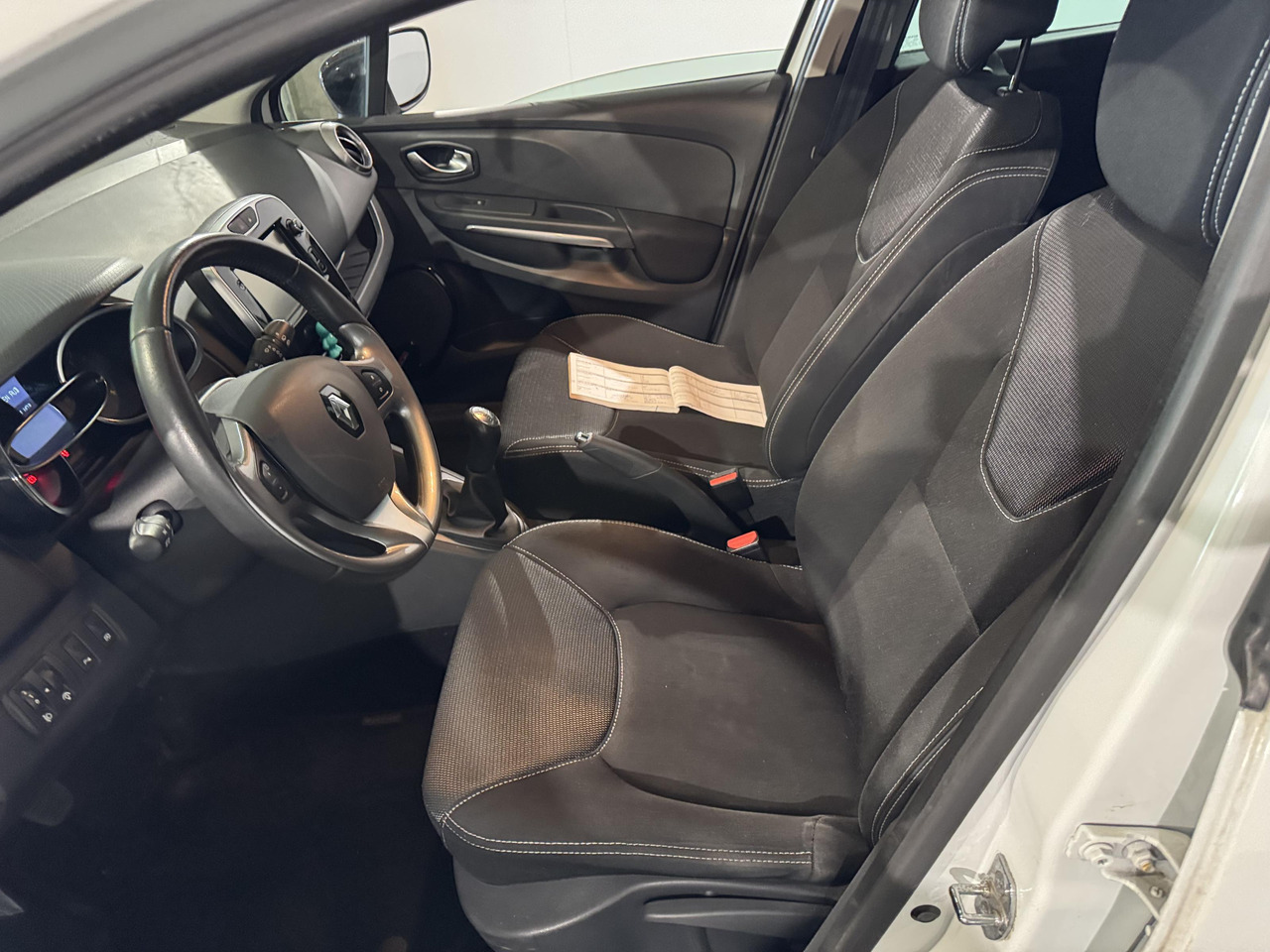 Renault Clio 0.9 TCe ECO Night&Day | 2015 | 170.065 km | HD-254 T - Schrägheck: das Bild 3 Renault Clio 0.9 TCe ECO Night&Day | 2015 | 170.065 km | HD-254 T - Schrägheck: das Bild 3