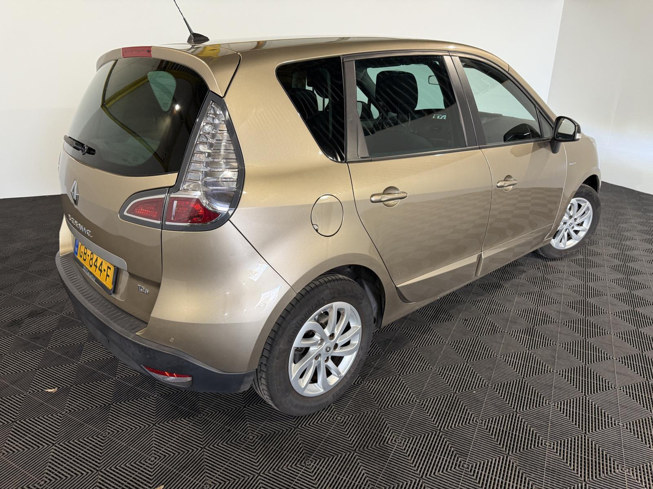 Renault Scénic 1.2 TCe Limited GB-844-F 145.710 km - PKW: das Bild 4 Renault Scénic 1.2 TCe Limited GB-844-F 145.710 km - PKW: das Bild 4