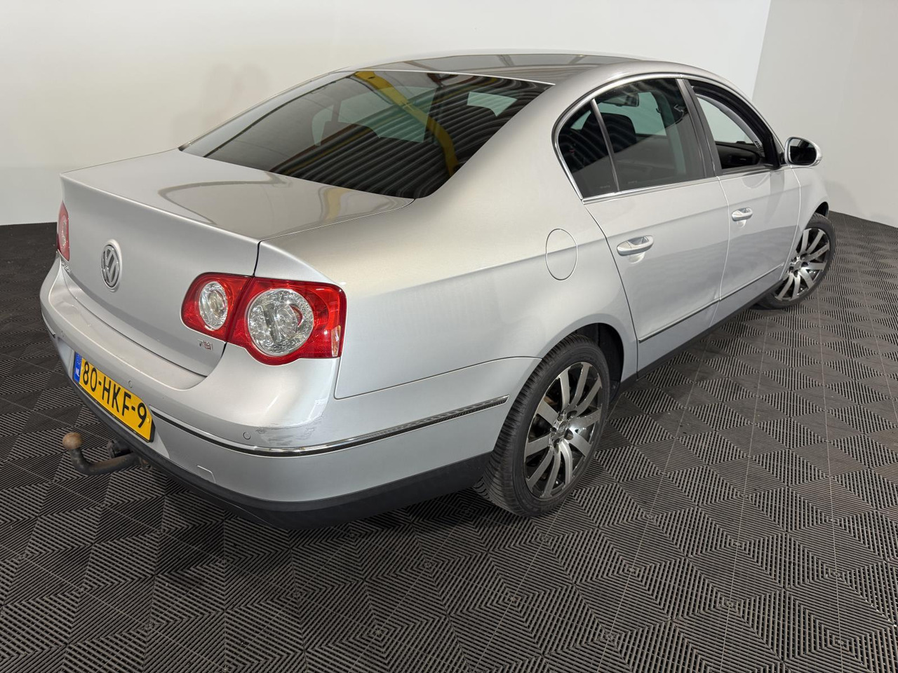 Volkswagen Passat 1.8 TFSI Comfortline 80-HKF-9 199.375 km - PKW: das Bild 2 Volkswagen Passat 1.8 TFSI Comfortline 80-HKF-9 199.375 km - PKW: das Bild 2
