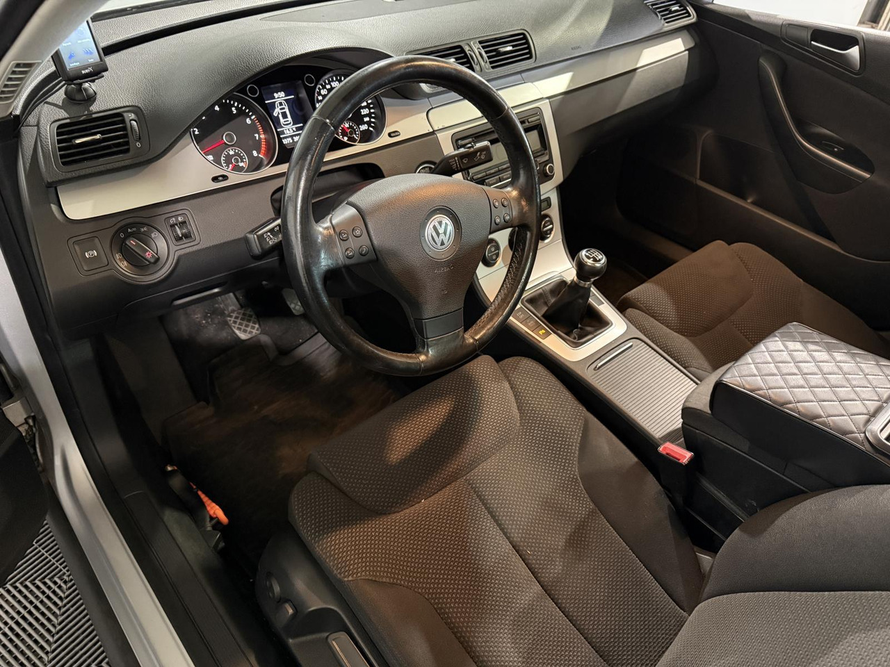 Volkswagen Passat 1.8 TFSI Comfortline 80-HKF-9 199.375 km - PKW: das Bild 5 Volkswagen Passat 1.8 TFSI Comfortline 80-HKF-9 199.375 km - PKW: das Bild 5