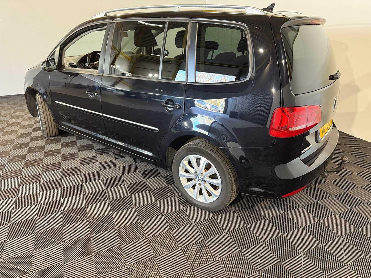 Volkswagen Touran 1.2 TSI Highline BlueMotion 16-TDR-1 - PKW: das Bild 3 Volkswagen Touran 1.2 TSI Highline BlueMotion 16-TDR-1 - PKW: das Bild 3