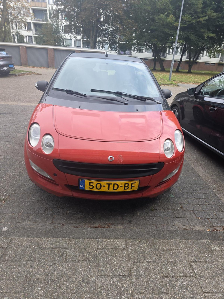 Smart | forfour | 1.1 pulse | 2006 | 234.985 km | 50TDBF | Logisch - Schrägheck: das Bild 5 Smart | forfour | 1.1 pulse | 2006 | 234.985 km | 50TDBF | Logisch - Schrägheck: das Bild 5