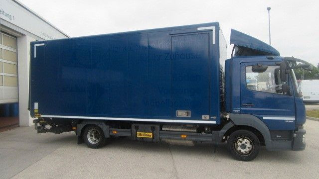 Mercedes-Benz 818L Koffer LBW, 1,5 to, Seitentüre - Koffer LKW: das Bild 4 Mercedes-Benz 818L Koffer LBW, 1,5 to, Seitentüre - Koffer LKW: das Bild 4