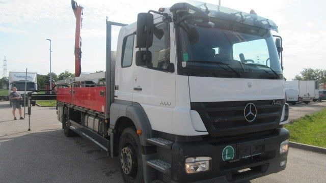 Mercedes-Benz Axor 1833 L Pr. Kran, PK 10.501, Klima - Pritsche LKW, Autokran: das Bild 2 Mercedes-Benz Axor 1833 L Pr. Kran, PK 10.501, Klima - Pritsche LKW, Autokran: das Bild 2