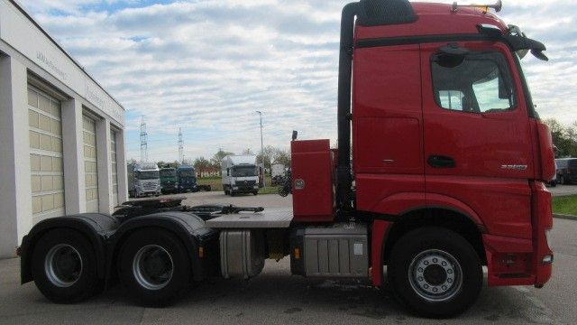 Mercedes-Benz Actros 3358LS 6x4 120 t. LZGG. Retarder - Sattelzugmaschine: das Bild 4 Mercedes-Benz Actros 3358LS 6x4 120 t. LZGG. Retarder - Sattelzugmaschine: das Bild 4