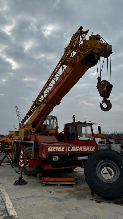 Liebherr LTM 1035-3 - All-Terrain Kran: das Bild 2 Liebherr LTM 1035-3 - All-Terrain Kran: das Bild 2
