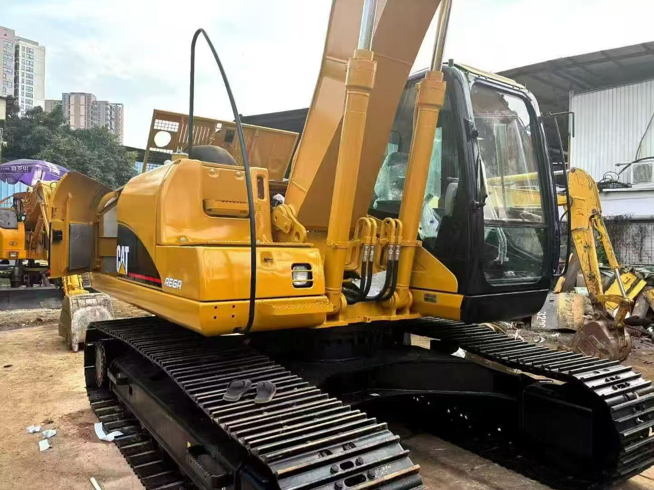 CATPILLAR 320CL - Kettenbagger: das Bild 2 CATPILLAR 320CL - Kettenbagger: das Bild 2