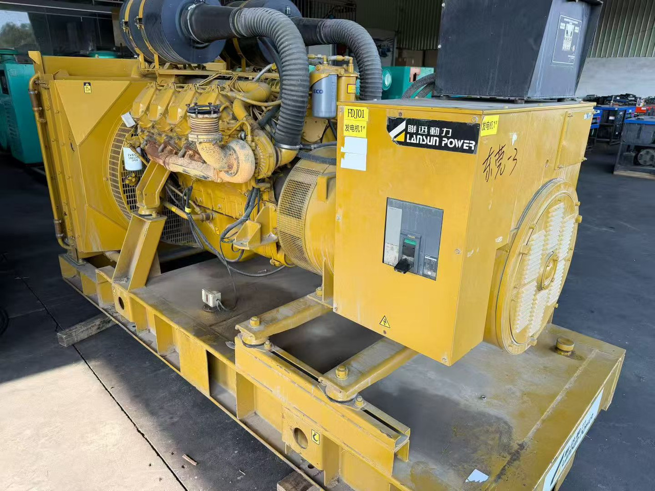 IVECO 500KVA - Werkzeug/ Gerät: das Bild 1 IVECO 500KVA - Werkzeug/ Gerät: das Bild 1